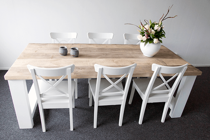 Steigerhouten tafel met dikke planken Millau Steigerhouten tafel met dikke planken Millau