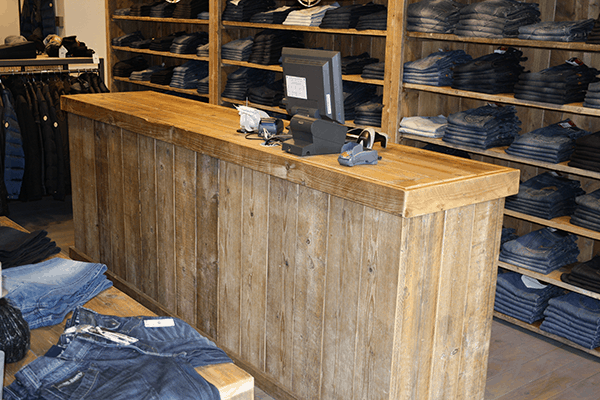 modewinkel inrichting steigerhout