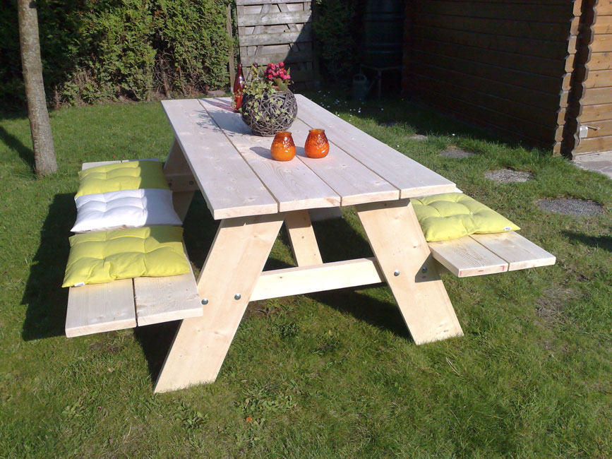 Salie Arthur Conan Doyle Metropolitan Steigerhouten picknicktafel | Tuinmeubels van steigerhout