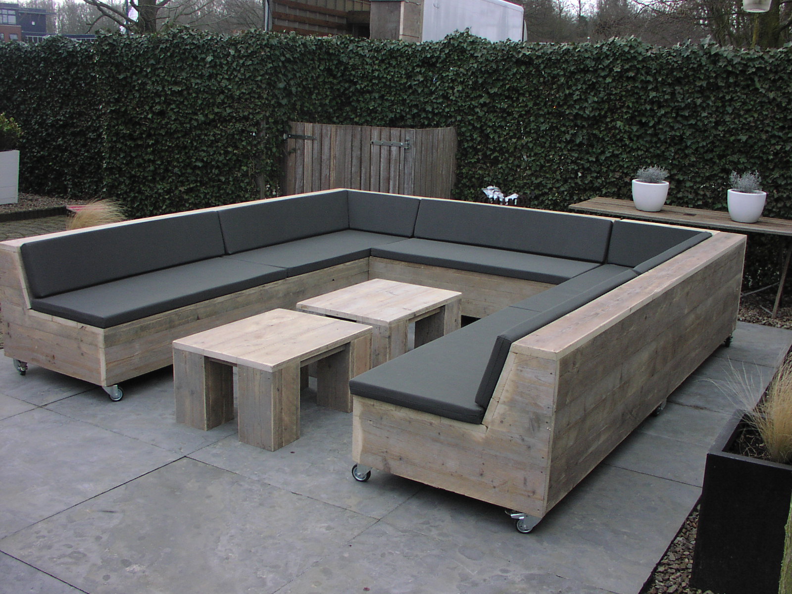 Gave steigerhouten loungebank en loungeset Gave steigerhouten loungebank en loungeset