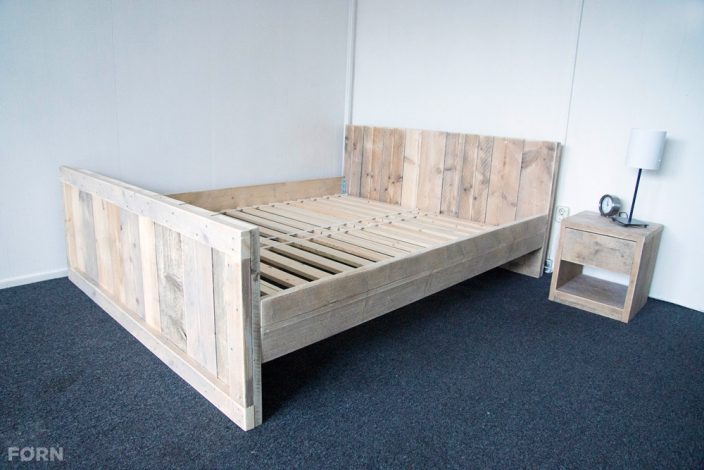 Steigerhouten bed Alna met lattenbodem (optioneel)