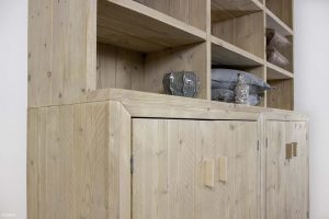 Steigerhouten buffetkast Beaumont detail