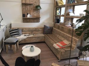Steigerhout loungebank kantoor FØRN