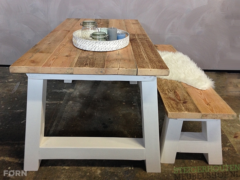 Landelijke houten tafel dikke planken Steigerhouten tafel Landelijke houten tafel dikke planken Steigerhouten tafel