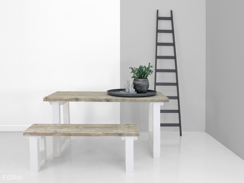 Landelijke houten tafel dikke planken Steigerhouten tafel Landelijke houten tafel dikke planken Steigerhouten tafel