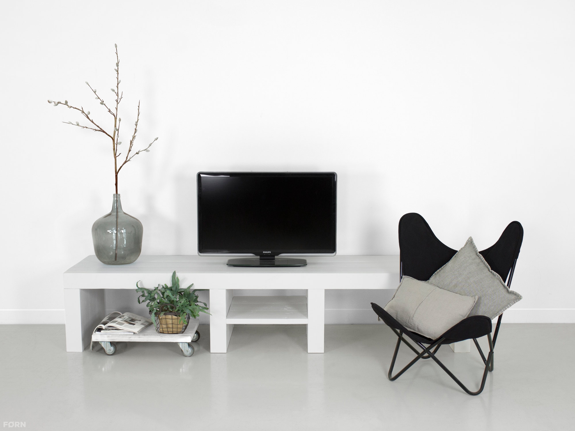 vermijden uitstulping Ironisch Wit houten TV-meubel | TV-meubels van FØRN