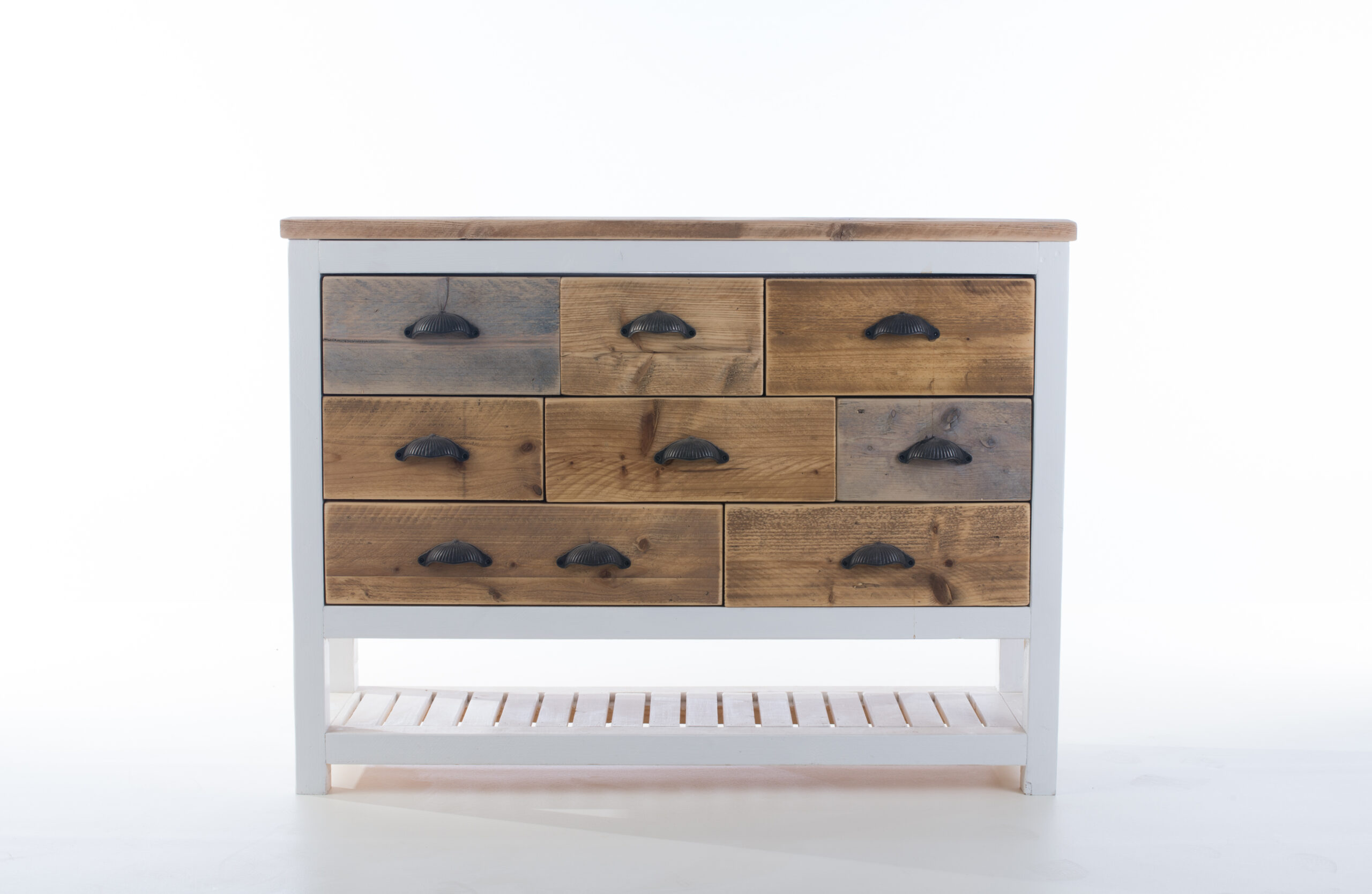 Steigerhouten ladenkast