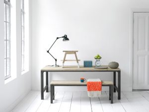 industriele steigerhouten tafel Olivia met stalen onderstel