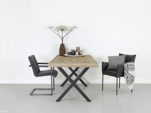 Tibbe steigerhouten tafel met stalen onderstel