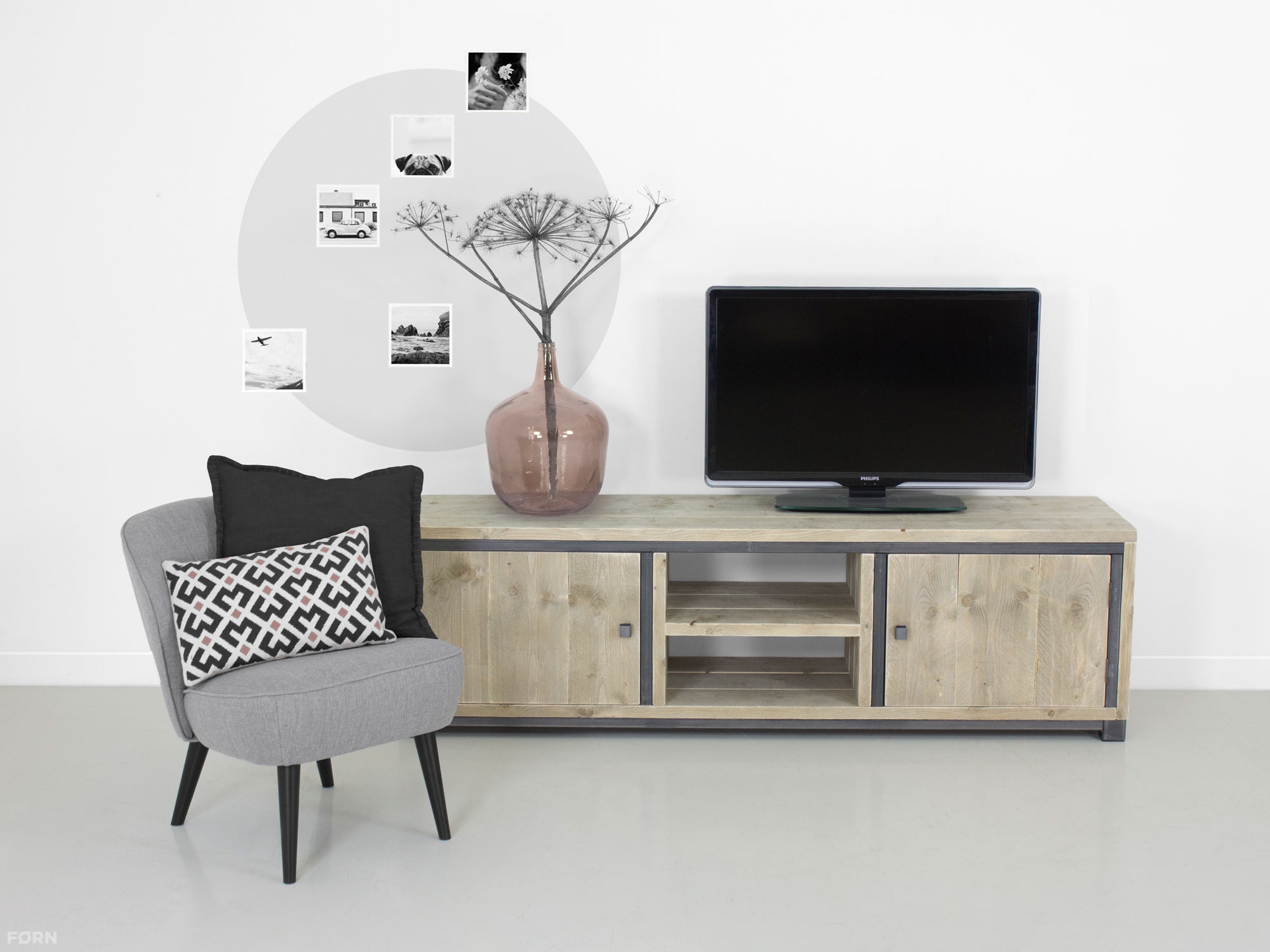 Steigerhouten TV meubel industrieel met stalen - met deuren en openvakken - op maat gemaak bij
