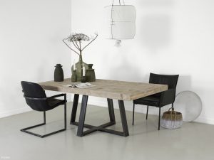 Steigerhouten tafel Halvar met stalen onderstel