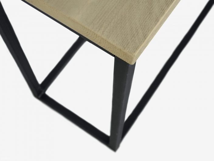 Industriele sidetable Thijn steigerhout en staal