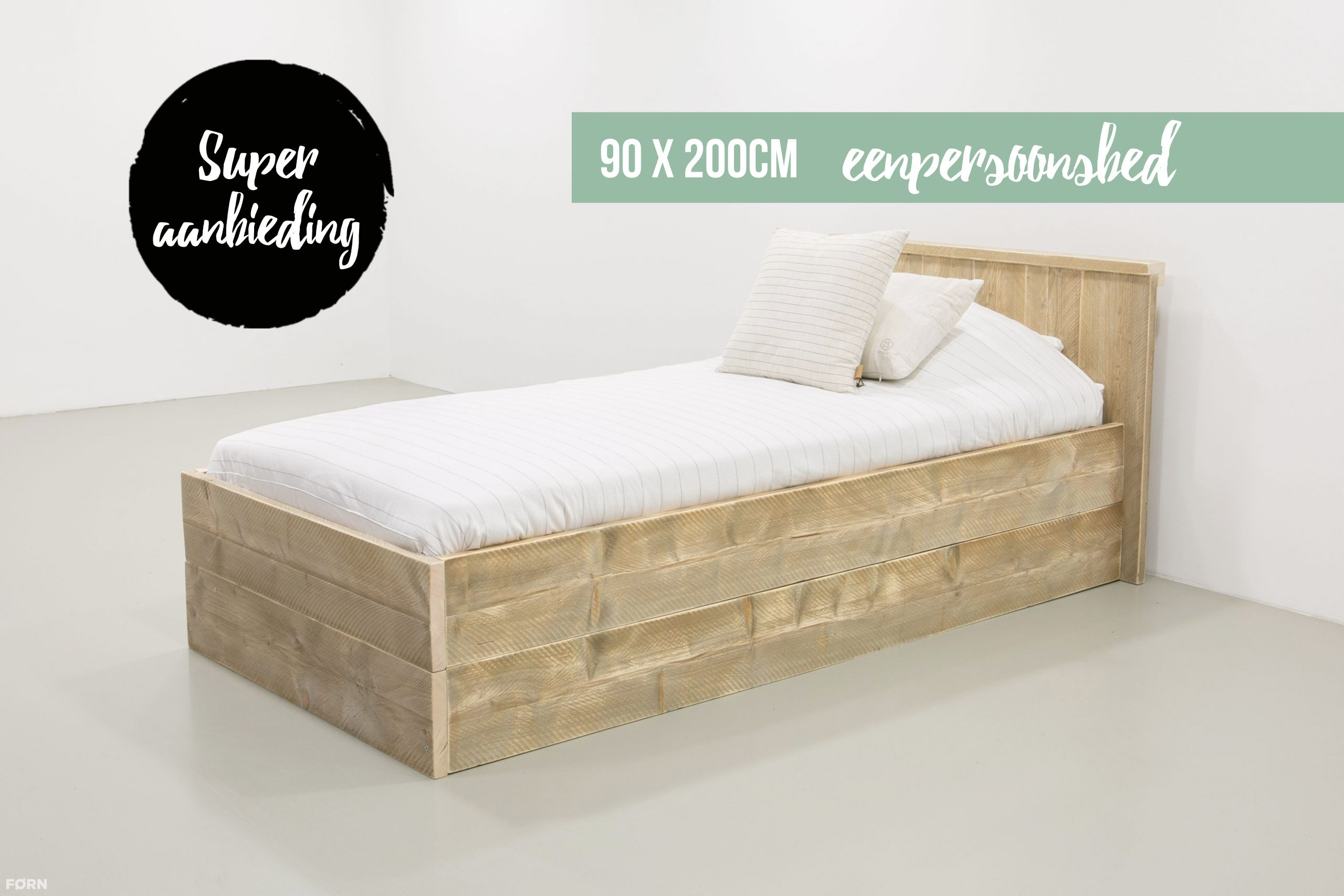 stap in ijzer Giotto Dibondon Steigerhouten bed 90 x 200cm Aanbieding